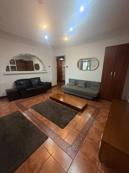 Decebal, Piata Muncii,