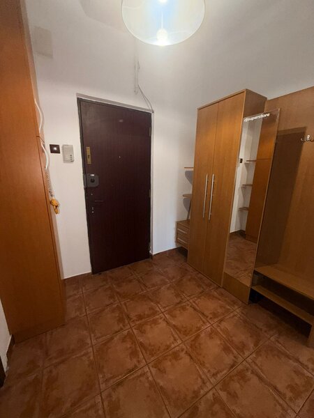 Decebal, Piata Muncii,